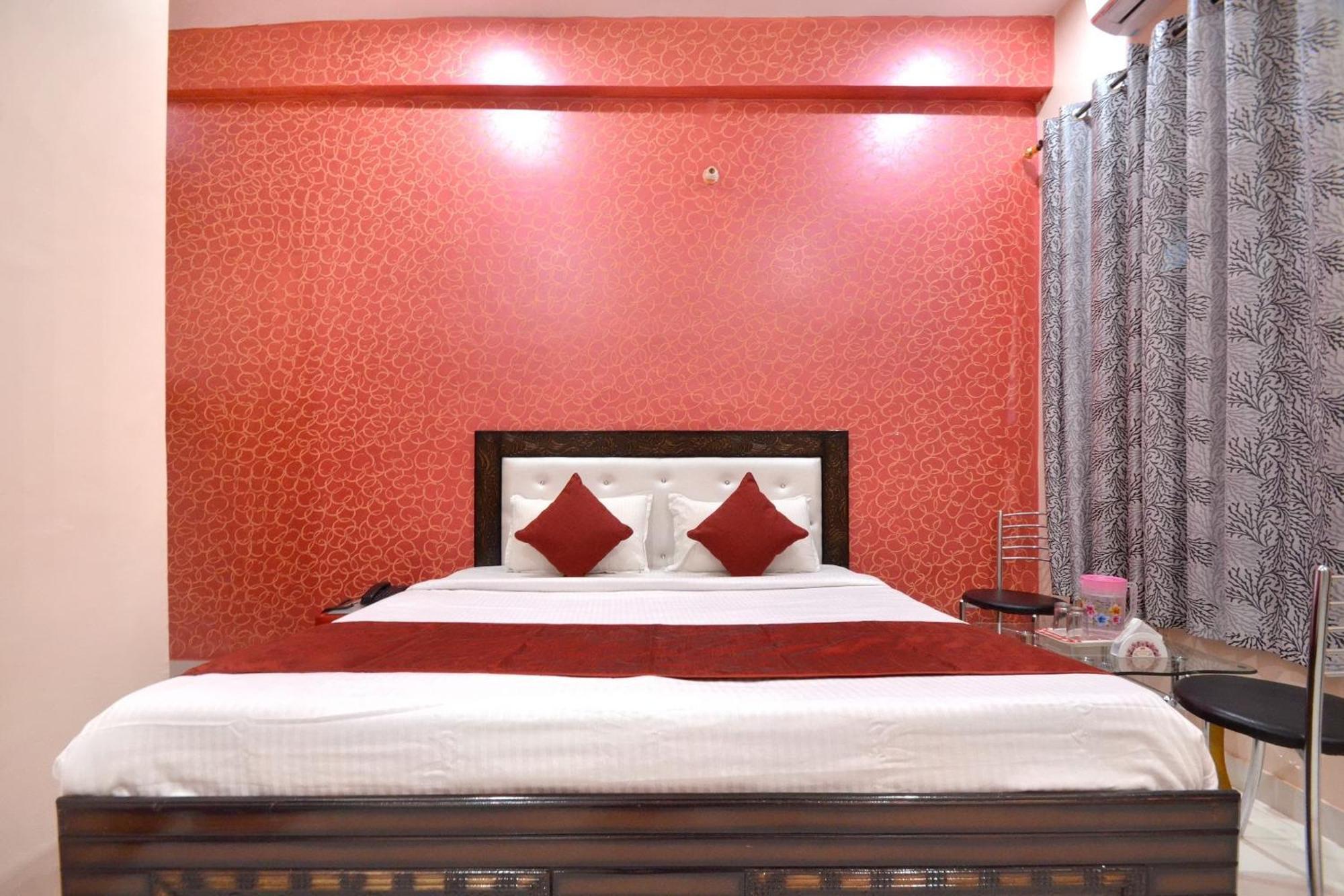 Hotel O Galaxy Nayagaon Екстер'єр фото