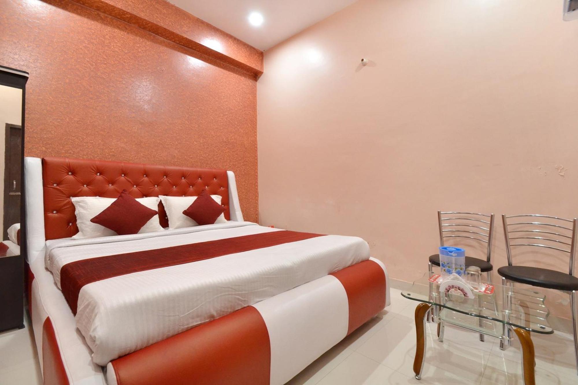 Hotel O Galaxy Nayagaon Екстер'єр фото