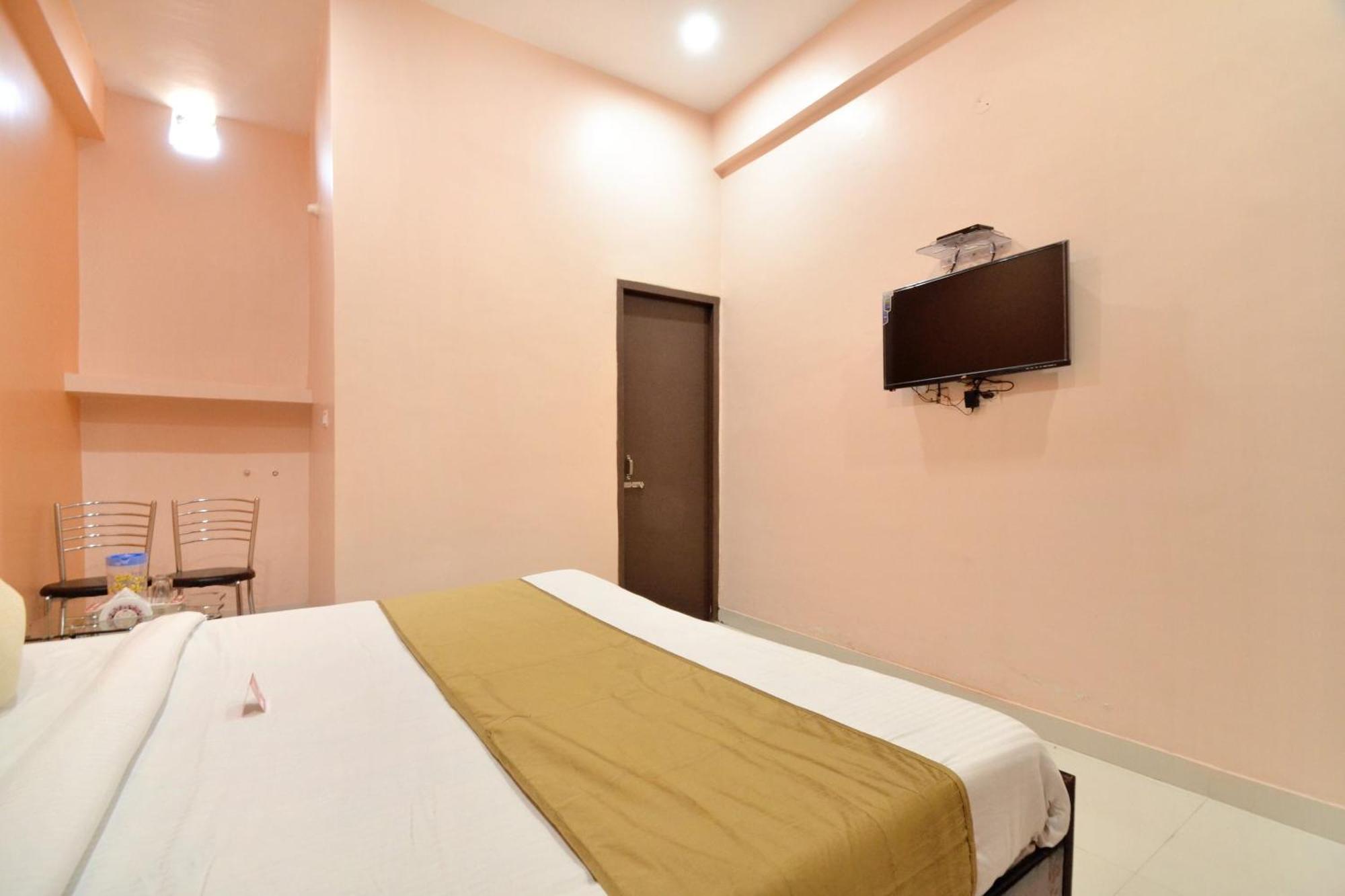 Hotel O Galaxy Nayagaon Екстер'єр фото