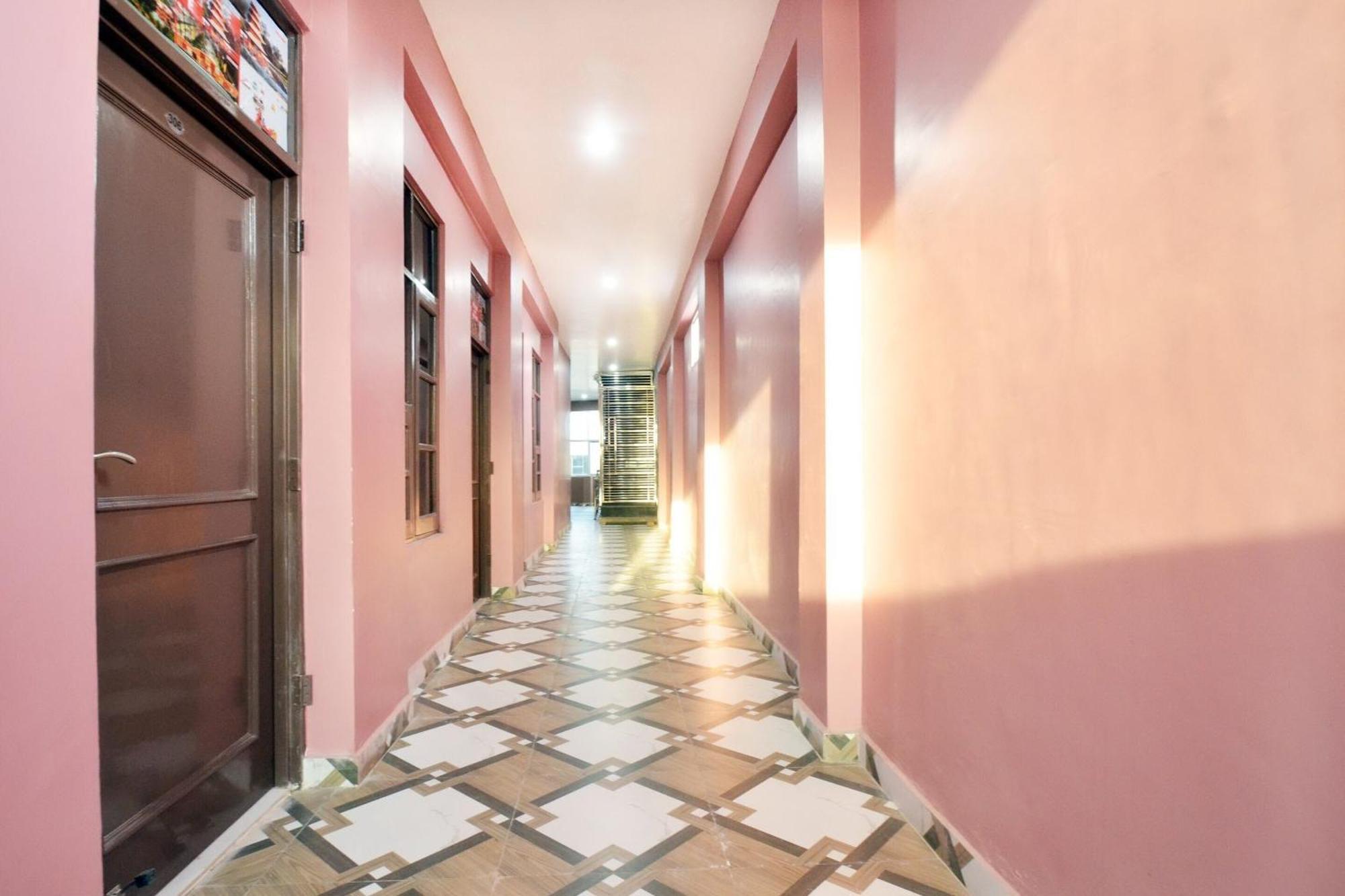Hotel O Galaxy Nayagaon Екстер'єр фото