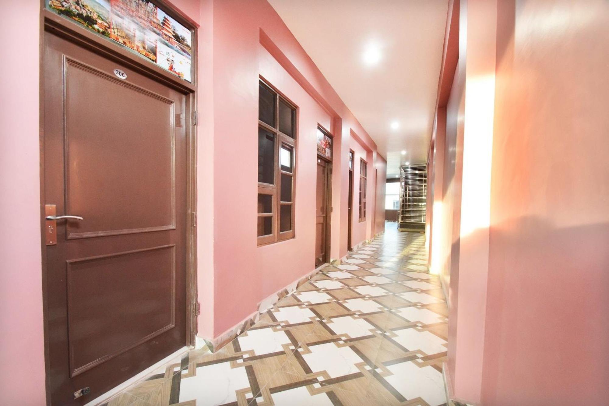 Hotel O Galaxy Nayagaon Екстер'єр фото