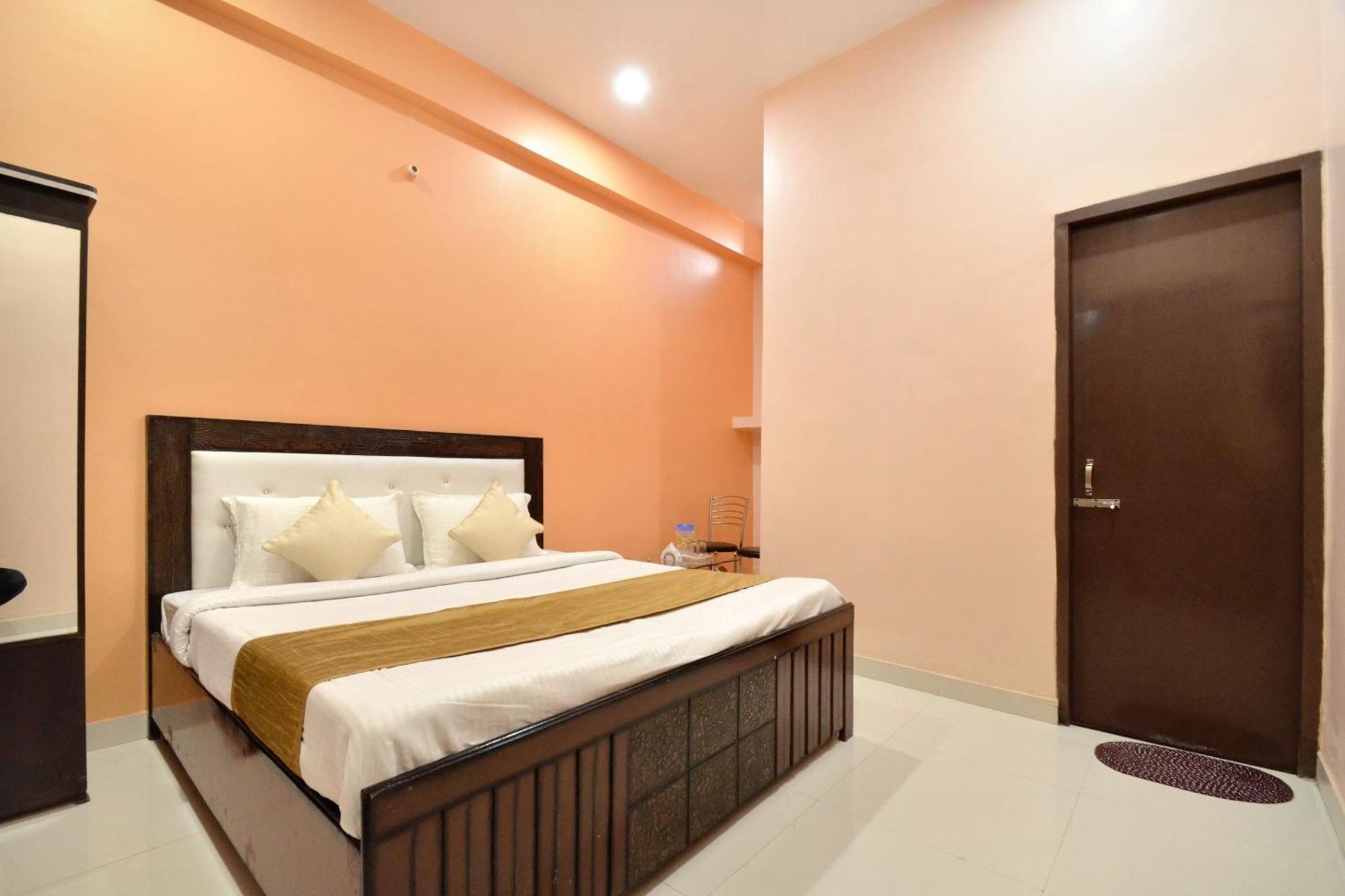 Hotel O Galaxy Nayagaon Екстер'єр фото